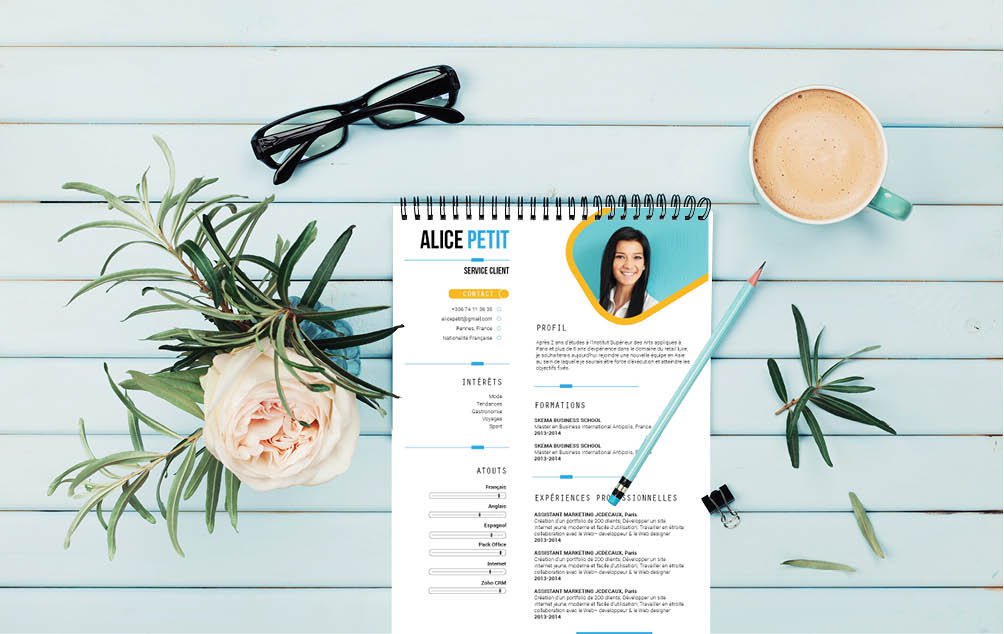Mycvfactory-cv design-393.jpg Un cv avec un design aéré et beau. Ce cv est visuellement très attractif.