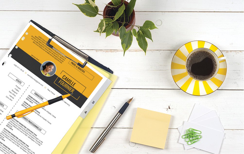 Mycvfactory-cv design-373.jpg Premier visuel impactant jaune et noir. Le reste est sobre